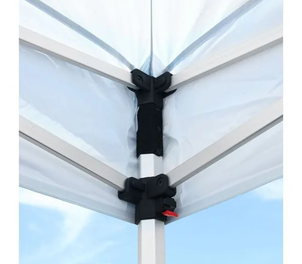 Az ollósátor masszív sarokillesztései rendkívül tartós műanyagból készültek